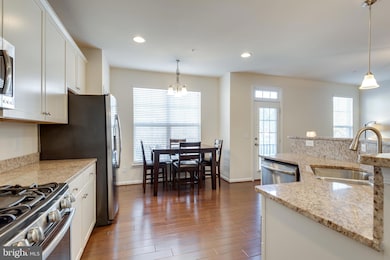 25205 Briargate Terrace, Chantilly, VA 20152 - photo 6