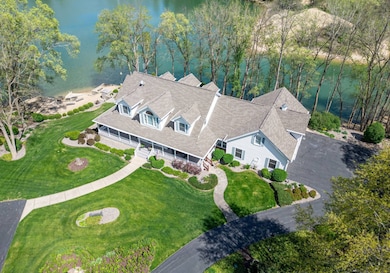 751 Old River Road, Rockton, IL 61072