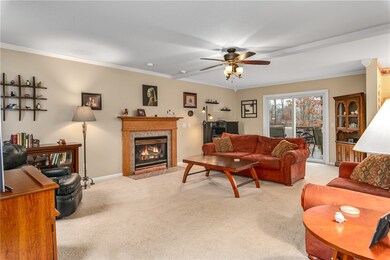 9733 E Bloomfield Hills Dr, Effingham, IL 62401 - photo 3