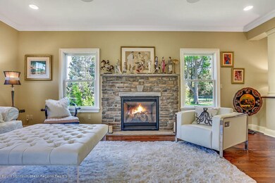INVITING FAMILY ROOM