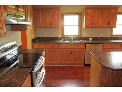 Kitchen. Breakfast Bar