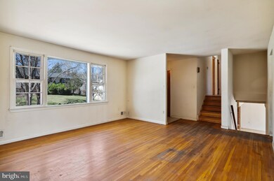 12507 Calvert Hills Dr, Beltsville, MD 20705 - photo 3