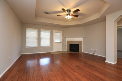 8815 Danbury Hollow Ln, Houston, TX 77075 - photo 7