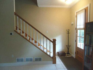 Entry/Foyer.
