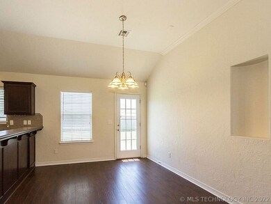 3215 E Hudson St, Broken Arrow, OK 74014 - photo 6