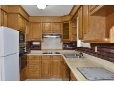 809 Cilley Rd, Manchester, NH 03103 - photo 4