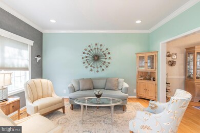 124 Chinaberry Dr, Lafayette Hill, PA 19444 - photo 2