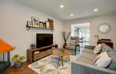 Living Room (4)