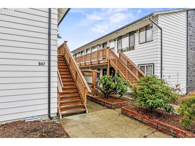 947 7th Ave, Longview, WA 98632 - photo 3