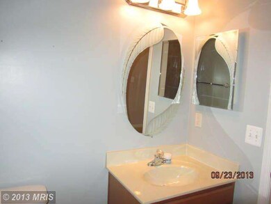 9710 Handerson Place unit 3, Manassas Park, VA 20111 - photo 3