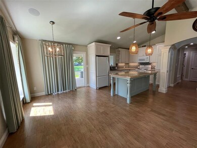 3716 Lake Vista Ct, Granbury, TX 76049 - photo 5