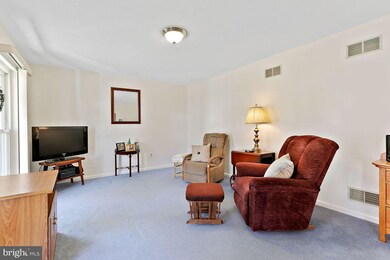 6816 Littlewood Ct, Sykesville, MD 21784 - photo 5