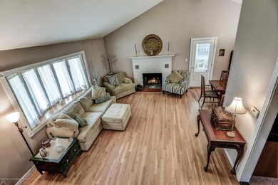 010_Living Room (1)
