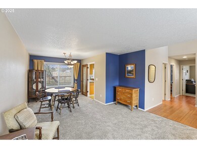 Living Room/Entrance
