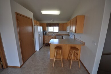 518 E Tara Lee Ave, Medical Lake, WA 99022 - photo 2