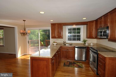 1109 Riva Ridge Dr, Great Falls, VA 22066 - photo 6