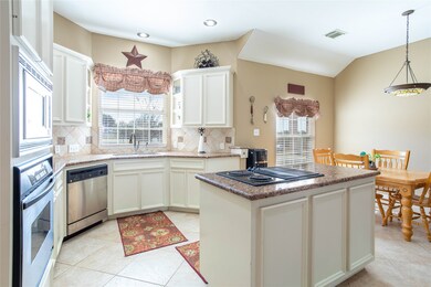 9026 Dixie Ln, Needville, TX 77461 - photo 6