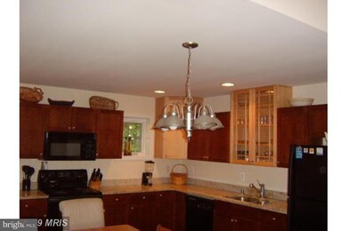 5910 Oak Twin Ct unit C, Linthicum Heights, MD 21090 - photo 3