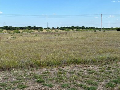 1300 Estate Dr, Ennis, TX 75119 - photo 4