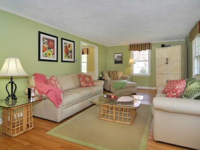 4 Pierce Ct, Barrington, RI 02806 - photo 2