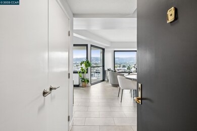 Pacific Park Plaza unit 1421, Emeryville, CA 94608 - photo 2