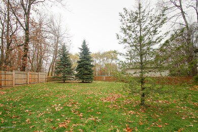 9040 Greystone Rd-105