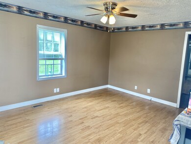 271 Hunt St, Manchester, TN 37355 - photo 7