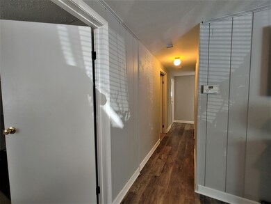 416 Amarillo Ct, Carpentersville, IL 60110 - photo 7