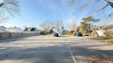 982 Roanoke Ave, Riverhead, NY 11901 - photo 7