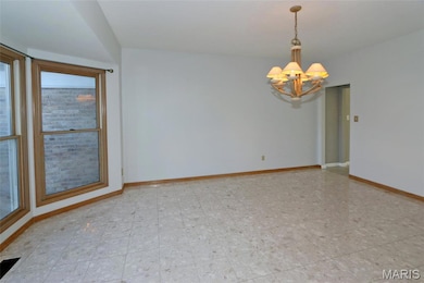 12762 Hezel Ln, Saint Louis, MO 63141 - photo 5