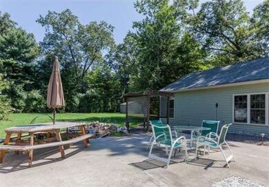 60 James St, Feeding Hills, MA 01030 - photo 6