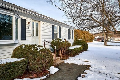 5 Blossom Ln, Holyoke, MA 01040 - photo 6