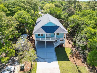 102 SE 6th St Oak Island NC-small-002-00