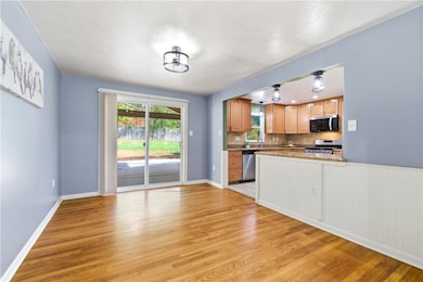 174 N Jamestown Rd, Coraopolis, PA 15108 - photo 7