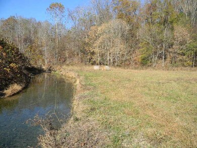 330 Cliff Ln, Tennessee Ridge, TN 37178 - photo 3