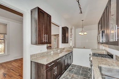 2013 W Evergreen Ave unit 1, Chicago, IL 60622 - photo 6