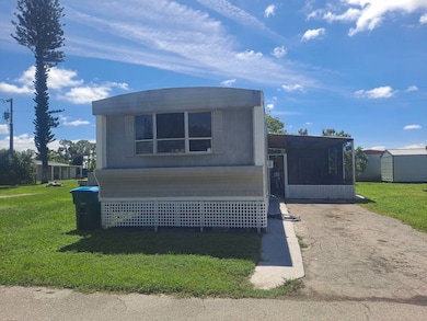 611 Elephant Way unit 611, North Fort Myers, FL 33917 - photo 4