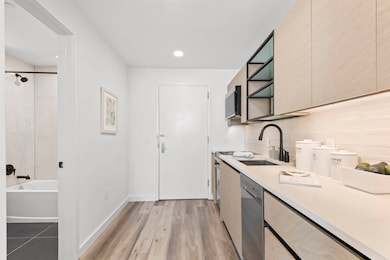 55 Jordan Ave unit 9303, Jersey City, NJ 07306 - photo 3