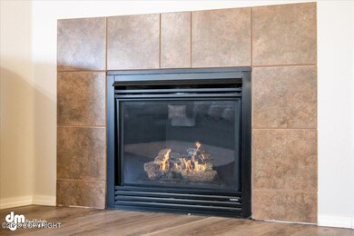 07-Fireplace_ELI07640-HDR-Edit