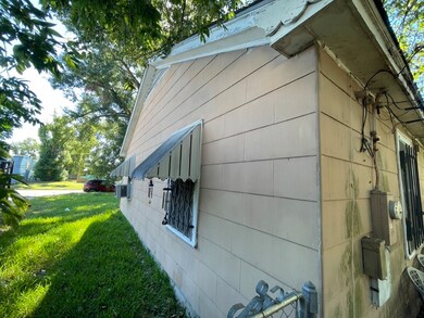 7435 Kingsley St, Houston, TX 77087 - photo 2