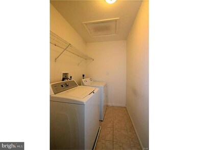 1447 Mohr Cir unit 66, Macungie, PA 18062 - photo 3