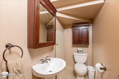 Bathroom 1 MS_0982