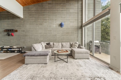 2116 Mcclintock Rd unit 233, Charlotte, NC 28205 - photo 2