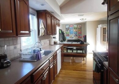 5 Sargent St unit 2, Cambridge, MA 02140 - photo 3