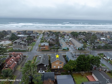 663 S Hemlock St, Cannon Beach, OR 97110 - photo 2