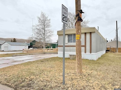 15 Brilliant St, Diamondville, WY 83116 - photo 2