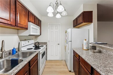 2451 N Rainbow Blvd unit 1083, Las Vegas, NV 89108 - photo 6