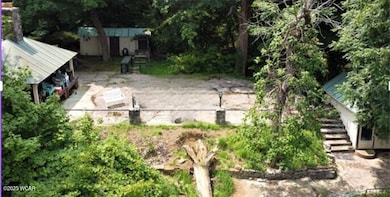 RESTROOMS & BATHHOUSE & CLUBHOUSE
