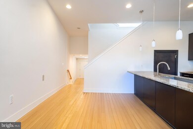 914 S 5th St unit A, Philadelphia, PA 19147 - photo 6