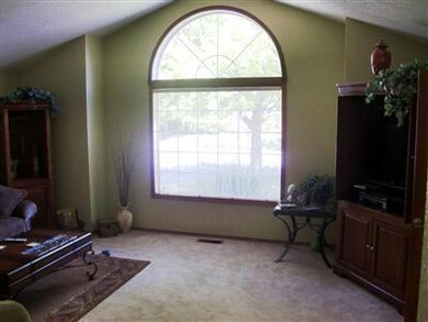 501 Vincent Ave, Central Point, OR 97502 - photo 5